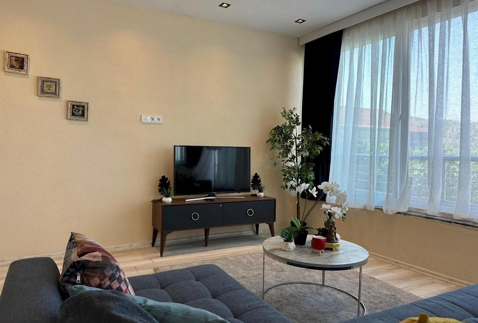 Casa de Férias Stylish Lakeview Home 2 Bedroom Steps To The Lake Bogazici