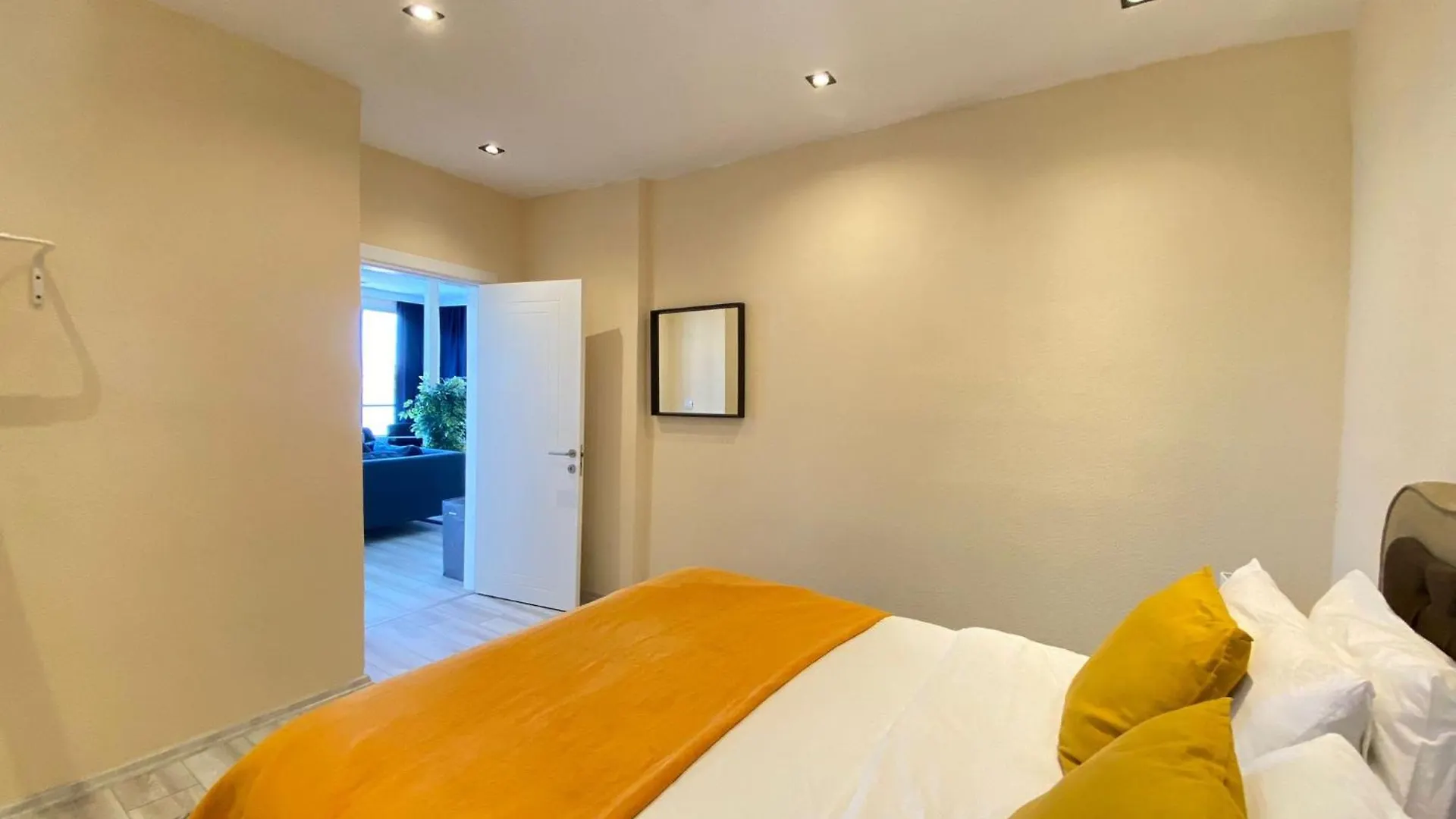 Casa de Férias Stylish Lakeview Home 2 Bedroom Steps To The Lake Bogazici