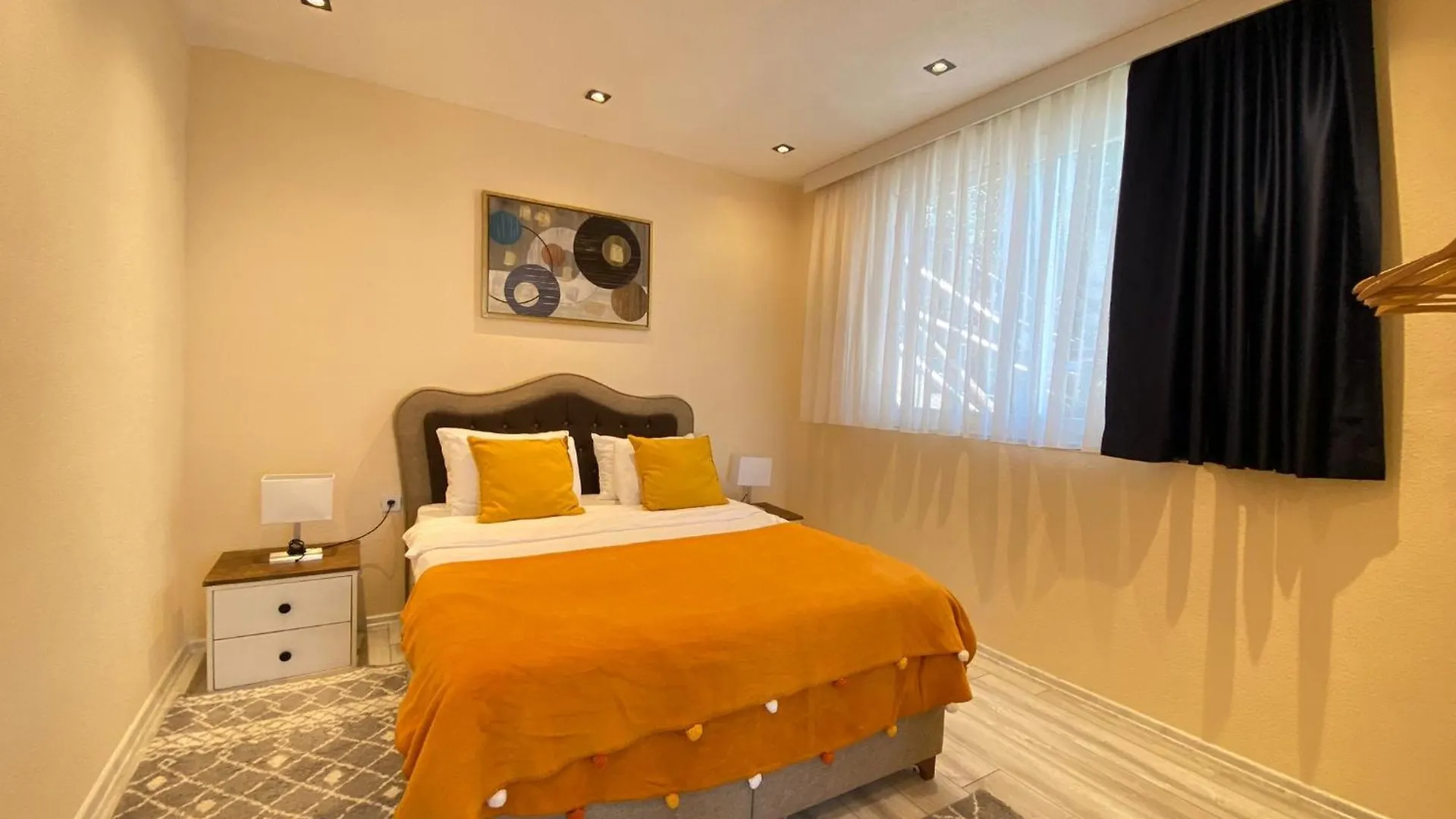 Casa de Férias Stylish Lakeview Home 2 Bedroom Steps To The Lake Bogazici